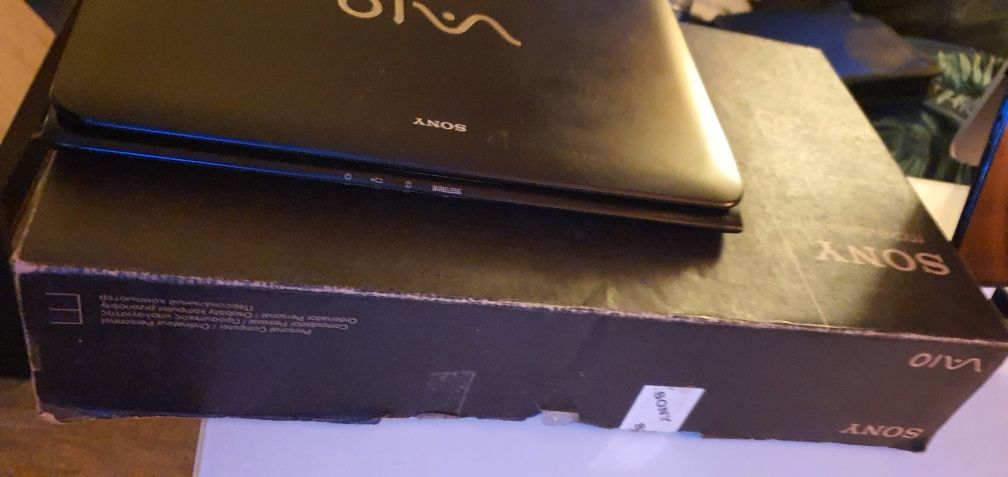 2 x Sony Vaio SVE1112M1EB I SVE1111M1EW