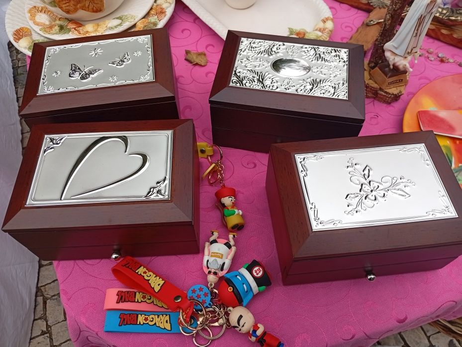 Guarda jóias com a chapa em banho de prata