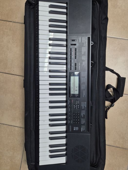 Casio CTK-3200 + pokrowiec Canto Keyboard Bag 100 — świetny zestaw