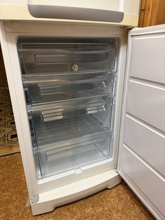 Продам холодильник Electrolux
