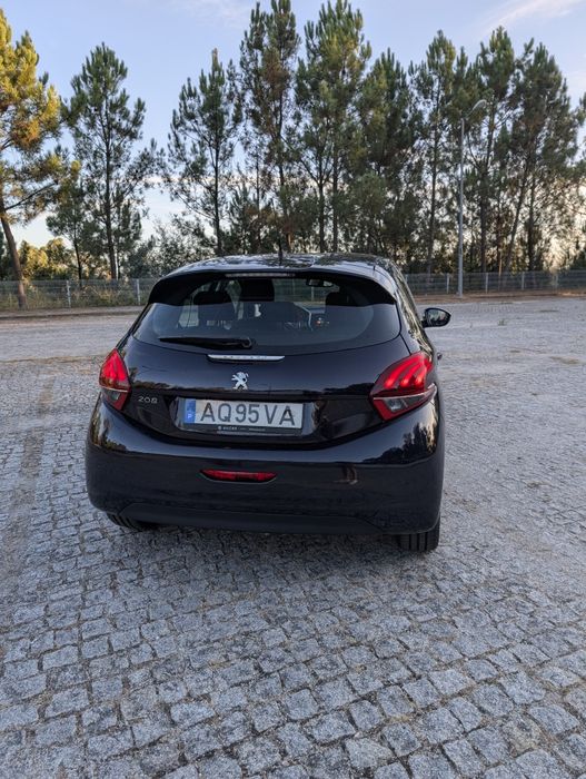 Peugeot 208 1.6 BlueHDI 100cv - chave na mão