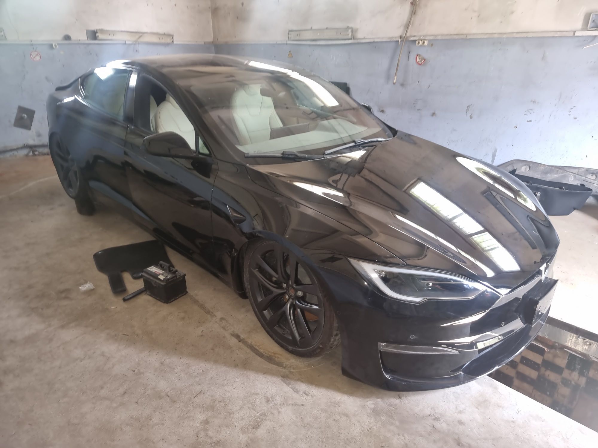 Розборка Tesla model S 2021-2023 Plaid, капот, крило, бампер, ляда