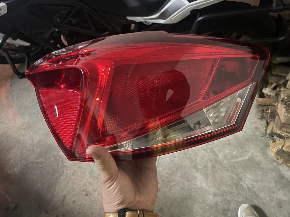 Farol traseiro esquerdo Seat Ibiza 2017 para cima