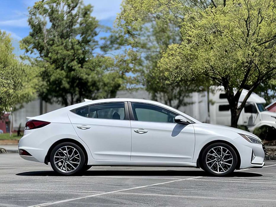 Hyundai Elantra      2020