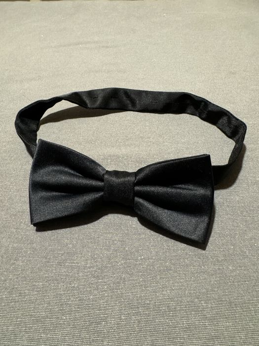 Czarna satynowa muszka dla Pana Młodego