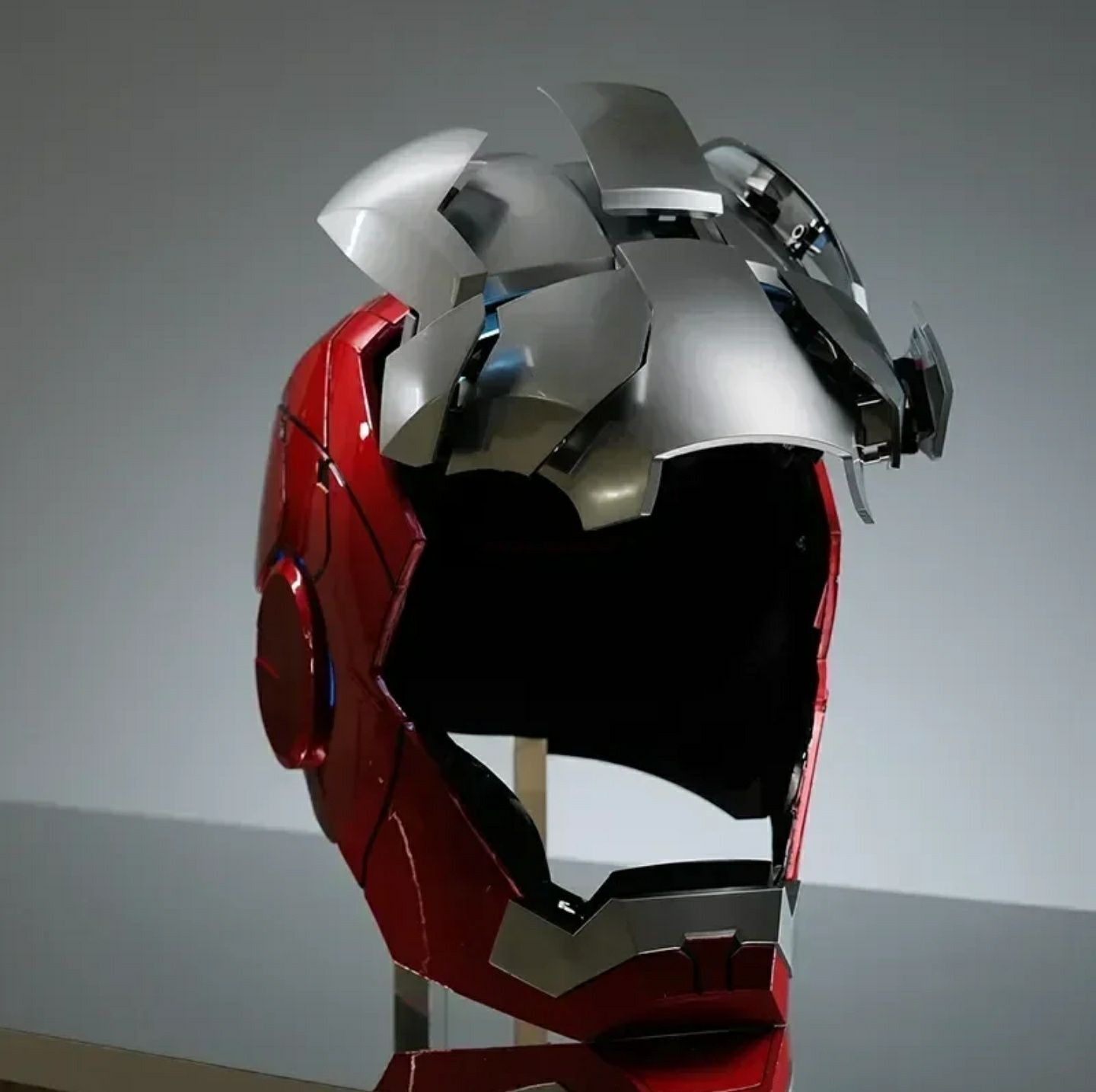 Máscara Iron Man Nova Automática Premium Tamanho Real Prateada