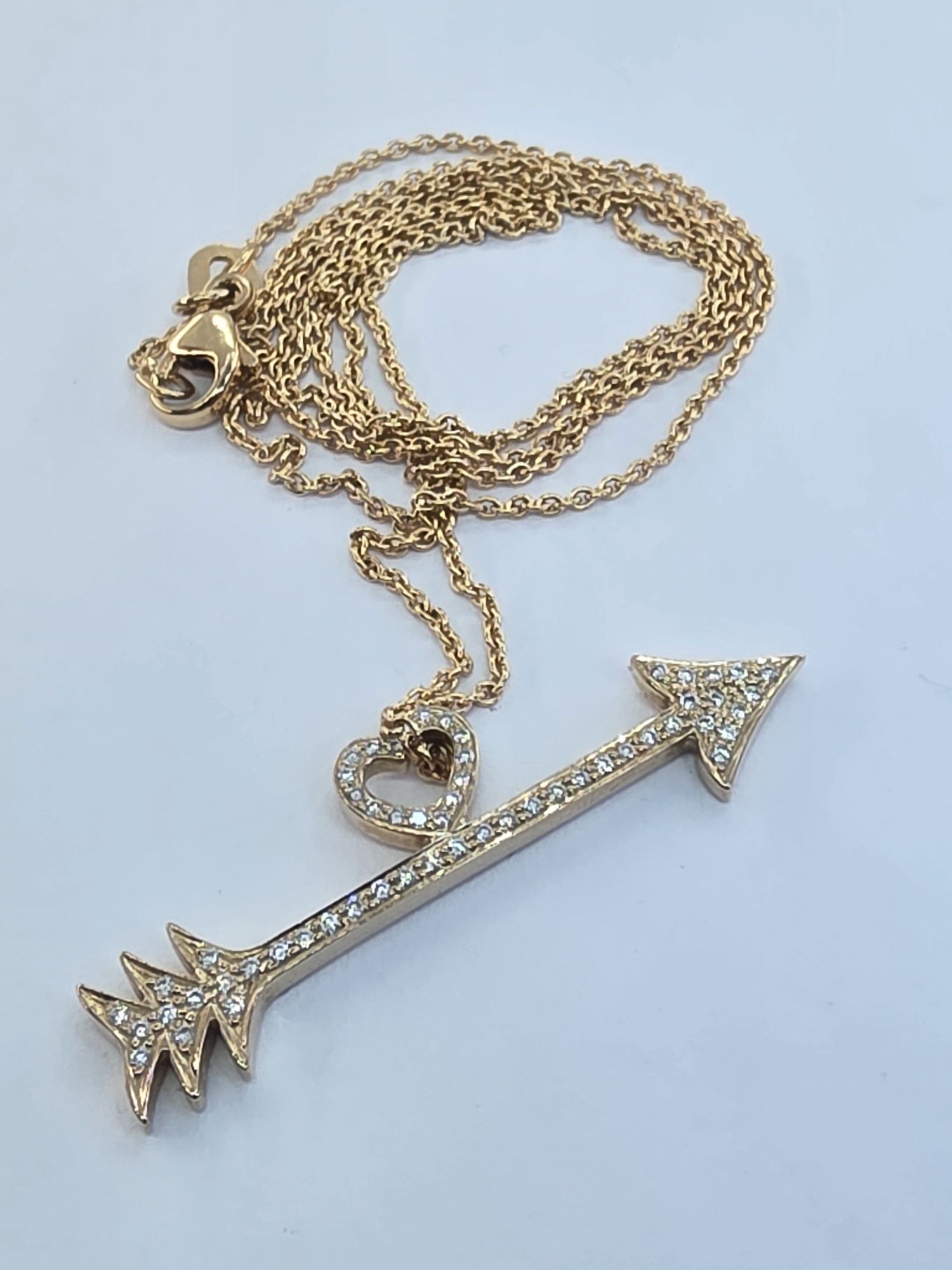 Łańcuszek z wisiorkiem 750 różowe złoto , brylanty 0,36 carat