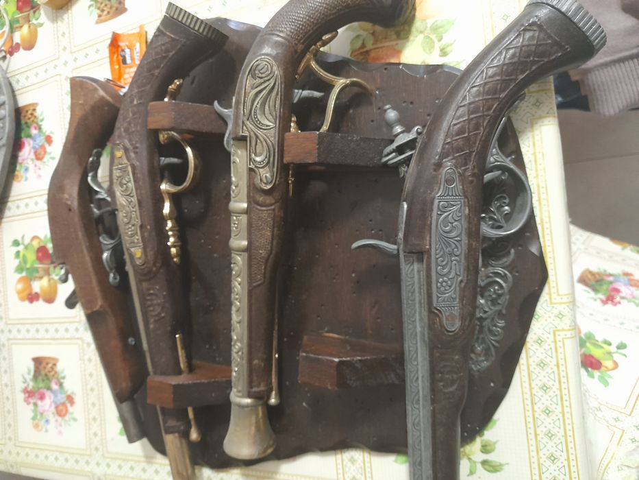 Pistolas antigas coleção