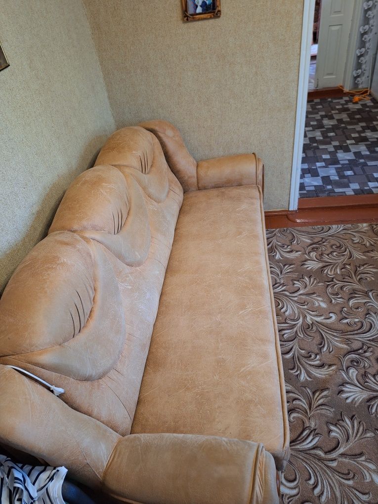 Продам диван та крісла!Самовиніс