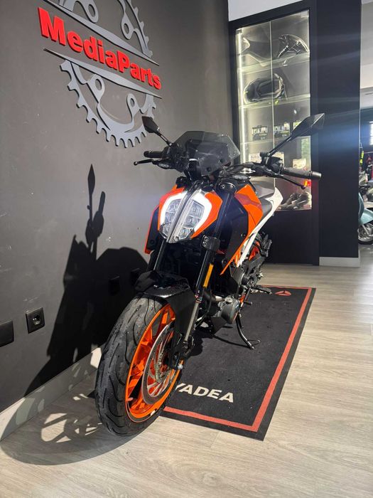 KTM 390 DUKE DE 2020 COM 24696 KMS