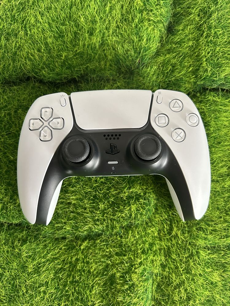 Pad ps5 jak nowy. Bezprzewodowy pad dualsense biały nowy