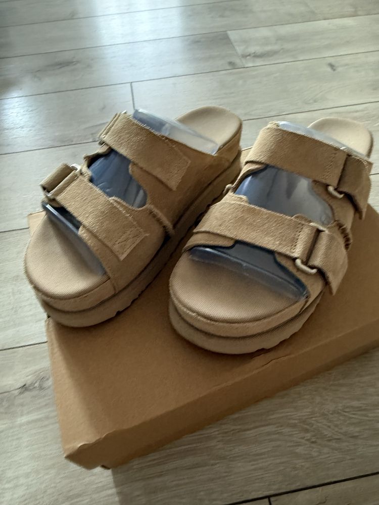 Замшеві шльопанці UGG