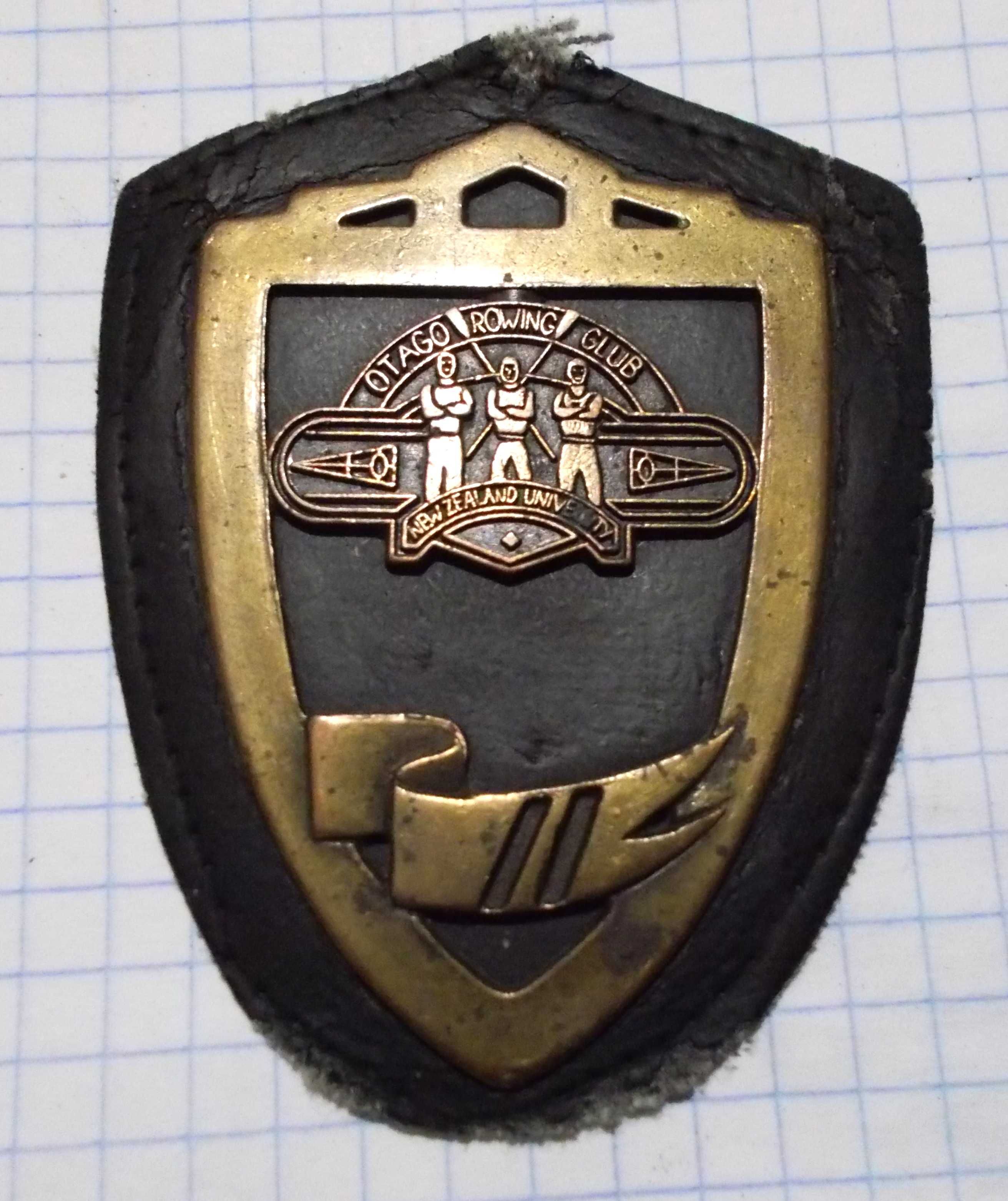 Нагрудний знак, нагрудний жетон