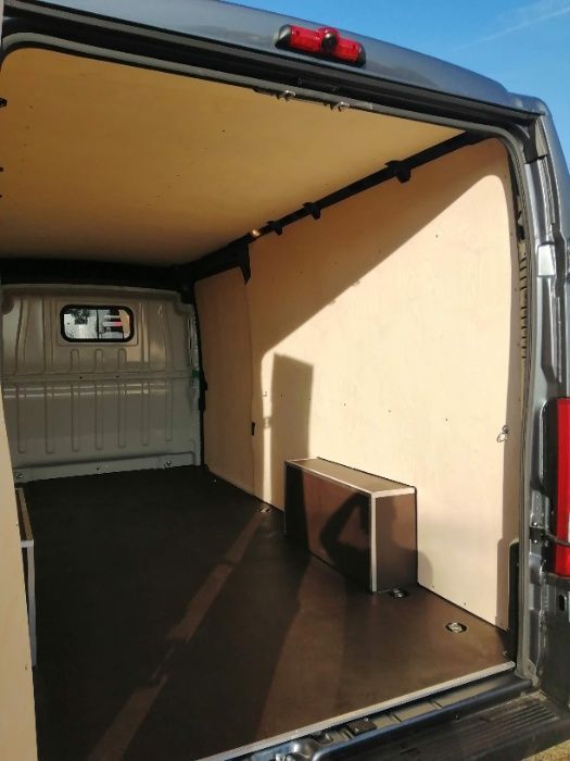 Fiat Ducato L2H2 Zabudowa przestrzeni ładunkowej auta dostawczego
