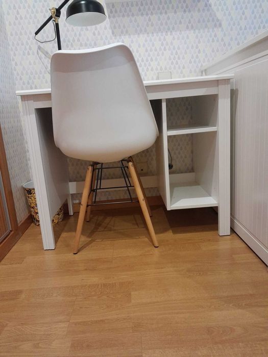 Secretária + Cadeira