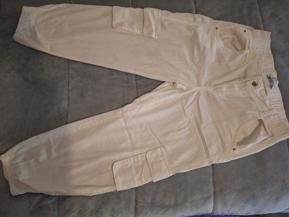 Calças cargo brancas