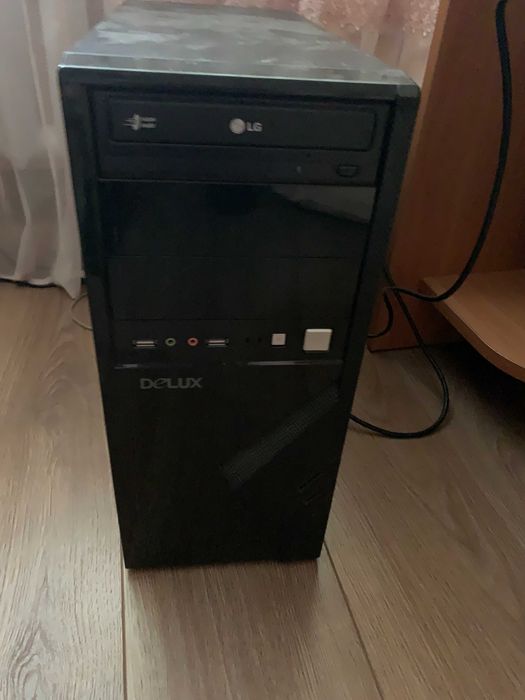 Комп'ютер- системний блок, монітор, клавіатура