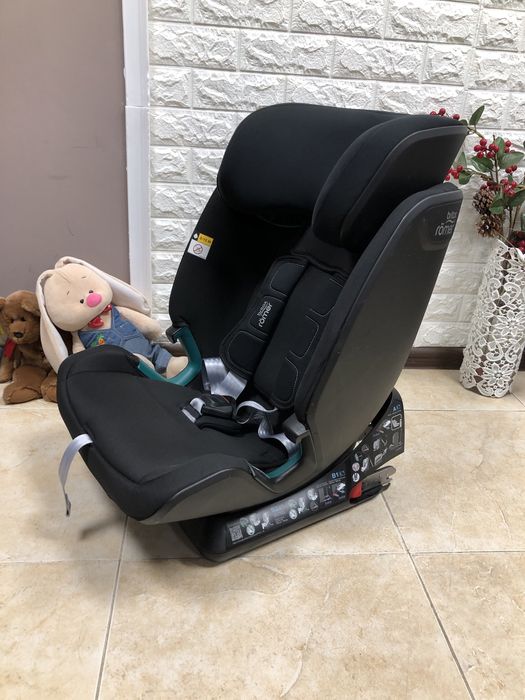 Автокрісло Britax Romer ADVANSAFIX M i-Size Група 1/2/3 (9-36кг)
