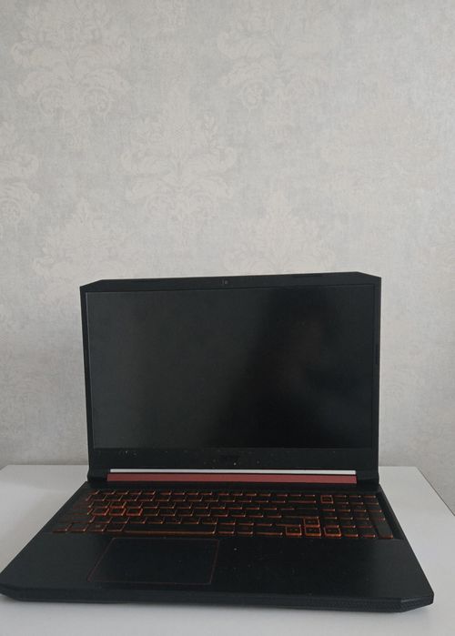 Продам Acer Nitro 5 ( GTX 1660 TI , REM 16 GB)