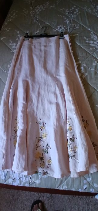 Saias em linho e conjunto de saia e corpete  preto