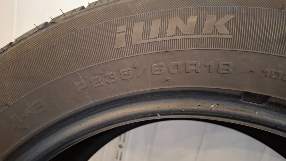Pneus 235 60/R18