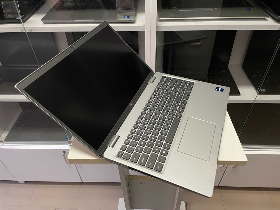 Ноутбук Dell Latitude 5530 [i7 12 Gen] [IPS] R16 [SSD] на Куліша 22
