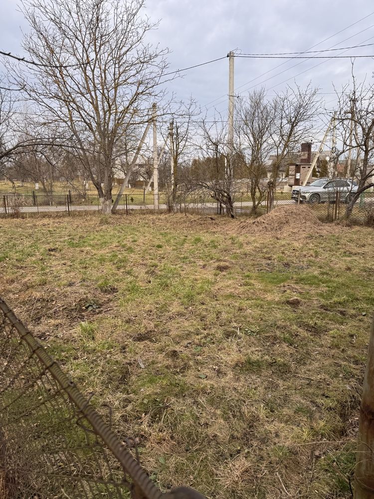 Житловий будинок з ділянкою.