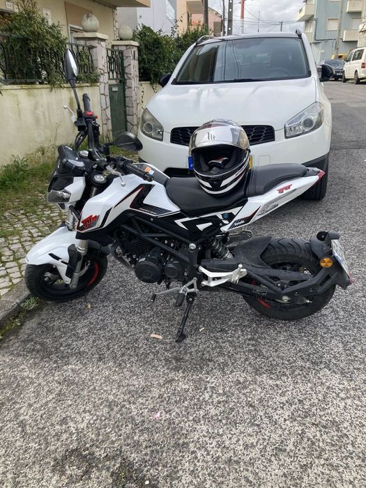 Benelli TNT 125cc (2023) MOTA DE GARAGEM