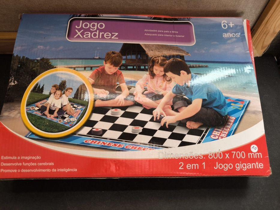 Jogo Xadrez Gigante 2 em 1. 
Jogo de tabuleiro gigante para pais e fil