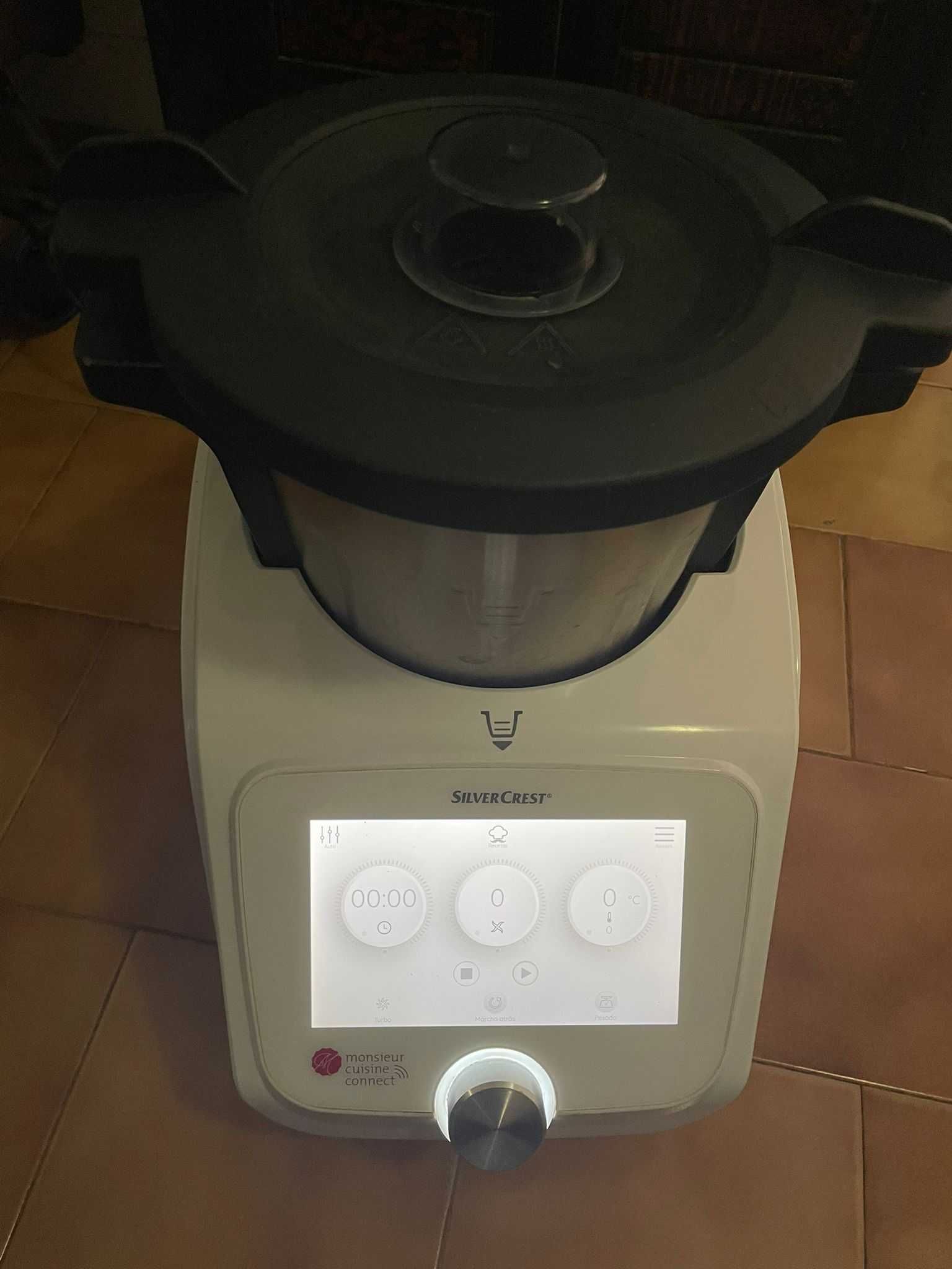 Monsieur Cuisine – Base funcional, mas não tritura: peças ou reparação