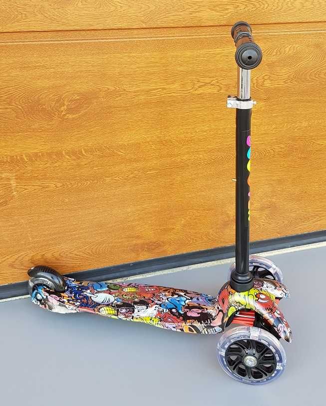 Trójkołowa Hulajnoga Scooter 2037/4 Świecące Kółka