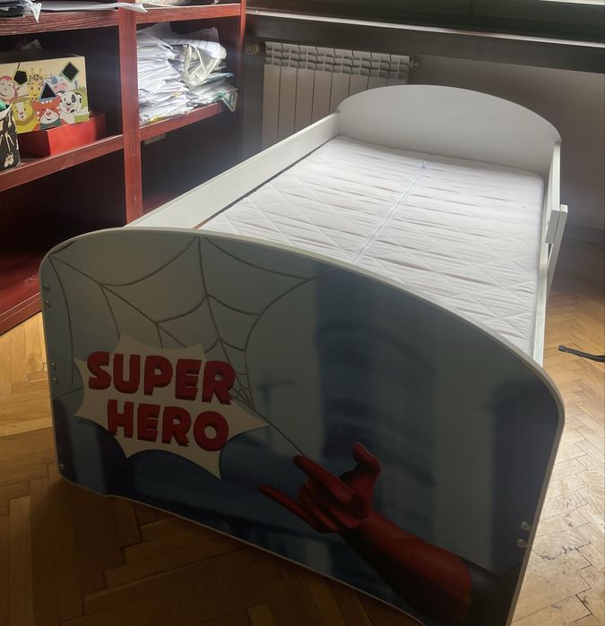 Łóżko dla dziecka z materacem spiderman
