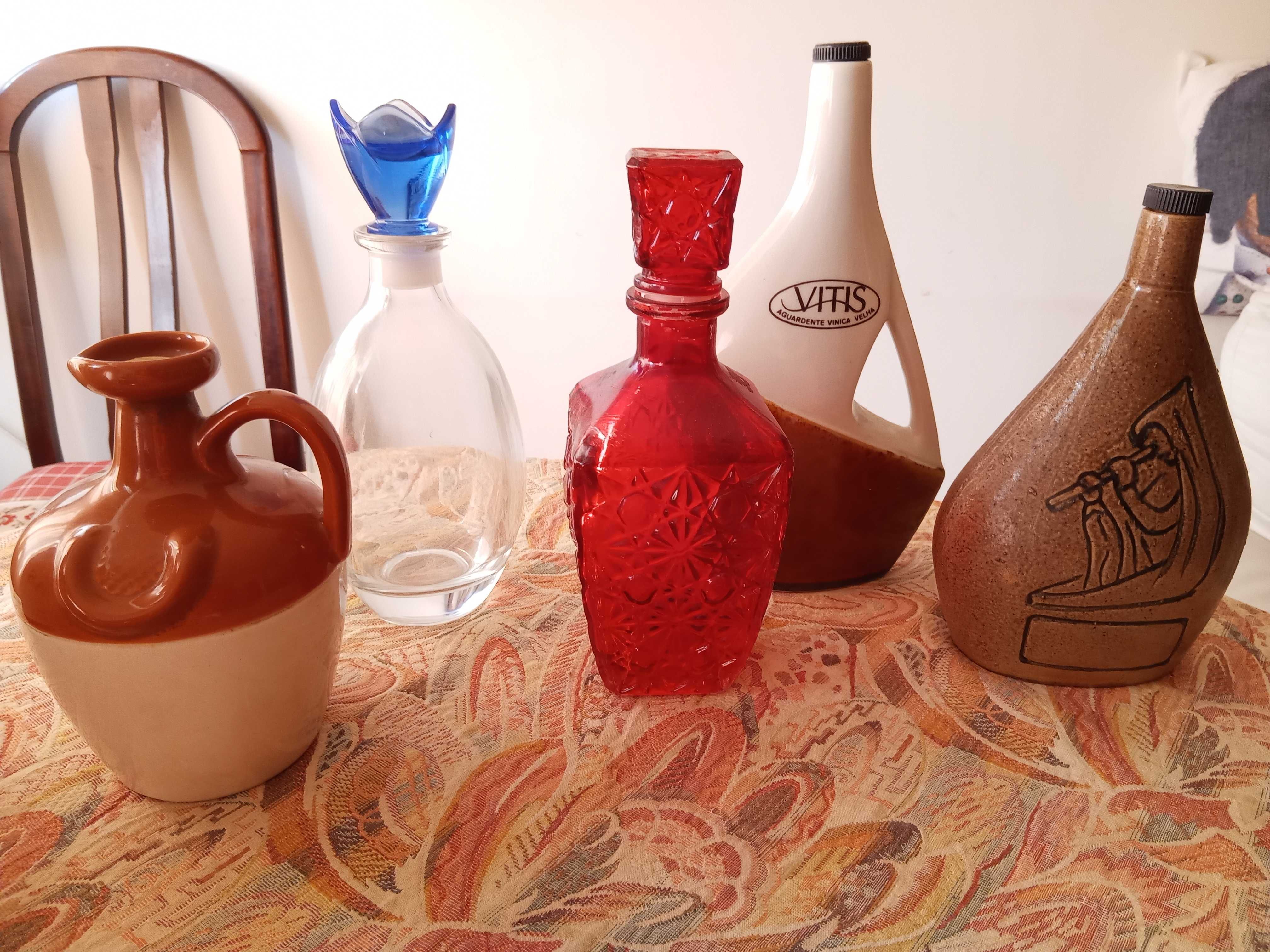 5 Garrafas cerâmica e vidro cada 5€, tudo 15€