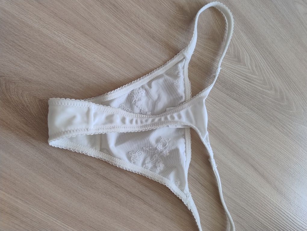 Stringi rozm 38, kolor ecru
