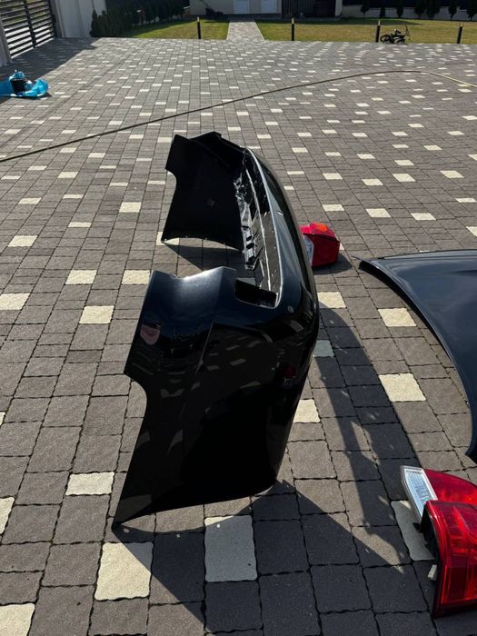 Продам компект деталей після рестайлінгу на Toyota Land Cruiser 200.