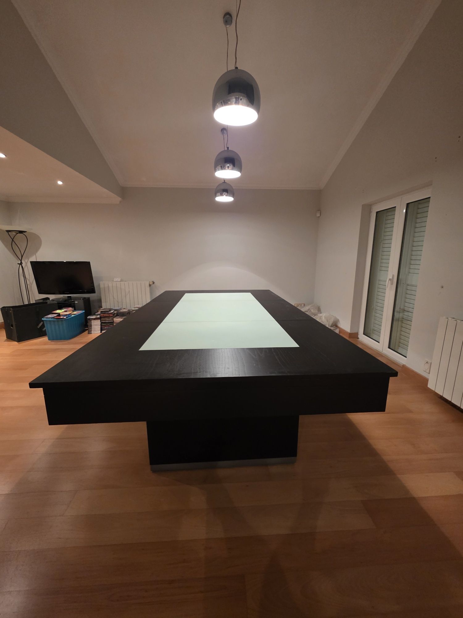 Mesa Snooker moderna em bom estado com tampo e peças para bilhar