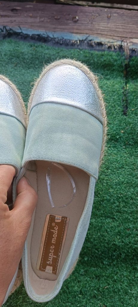 Miętowe espadryle