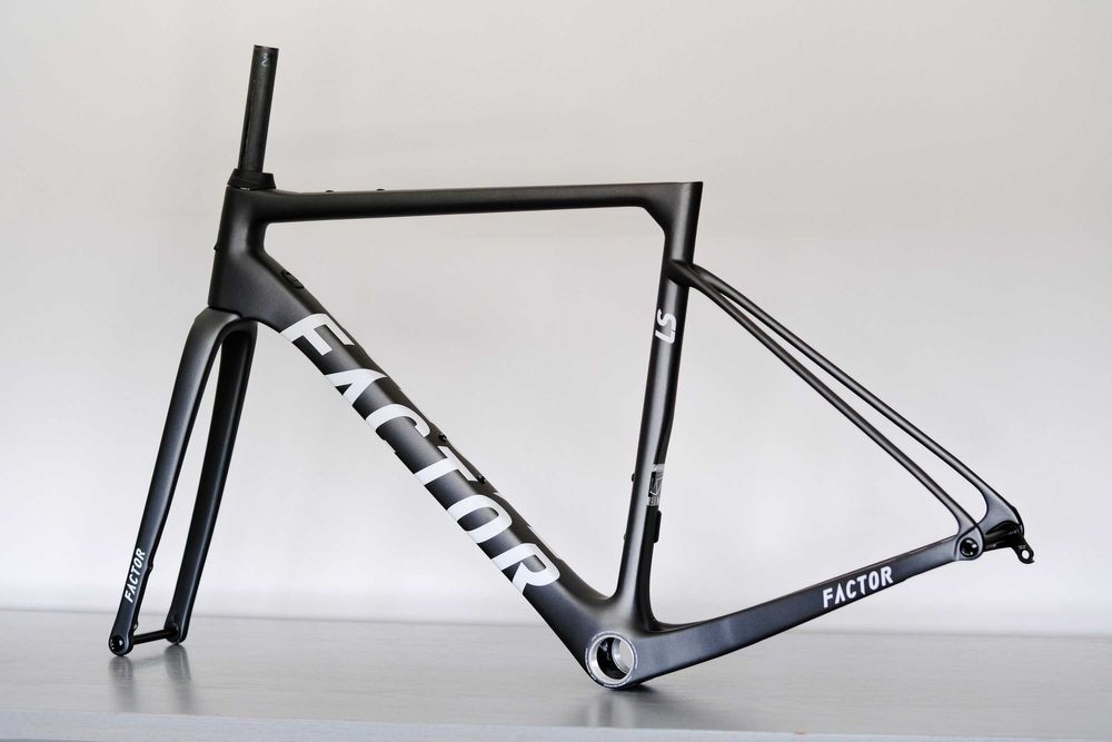 Rama FACTOR LS Disc k. Gunmetal, r. 56 + Akcesoria