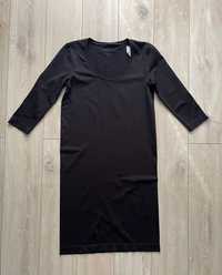 Czarna sukienka Gatta