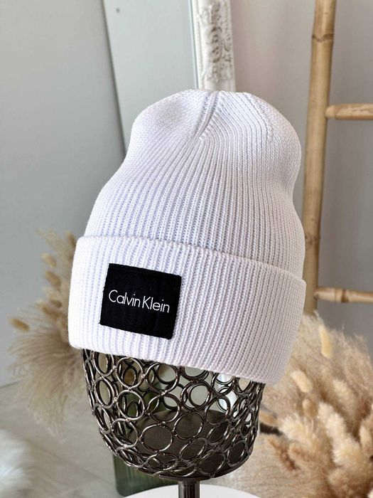 Шапка (Унісекс)
Calvin Klein