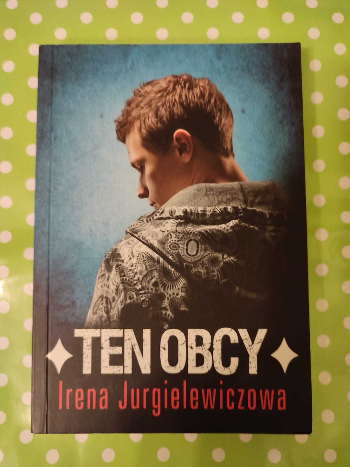 Lektura Ten obcy