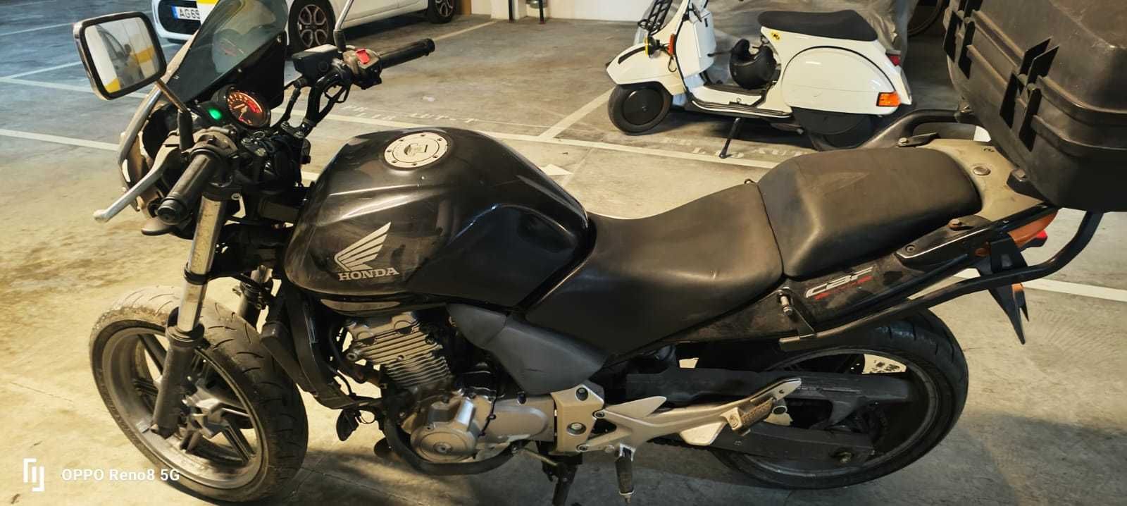 Vendo mota Honda CBF 500 para peças