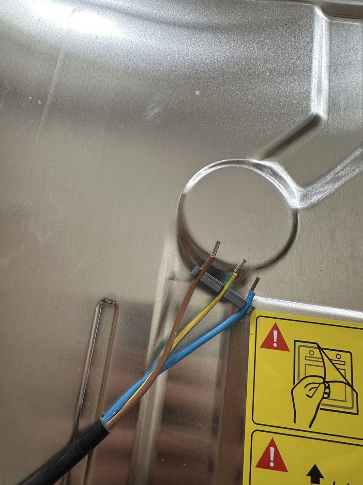 Nowy piekarnik SMWG z funkcją mikrofali na gwarancji