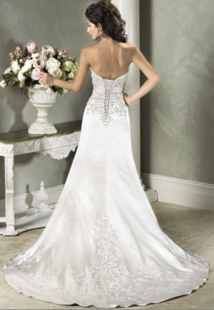 Свадебное платье со шлейфом MaggieSottero