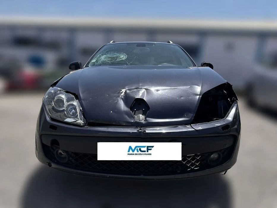 Renault Laguna Grandtour 2.0 DCI de 2010 para peças
