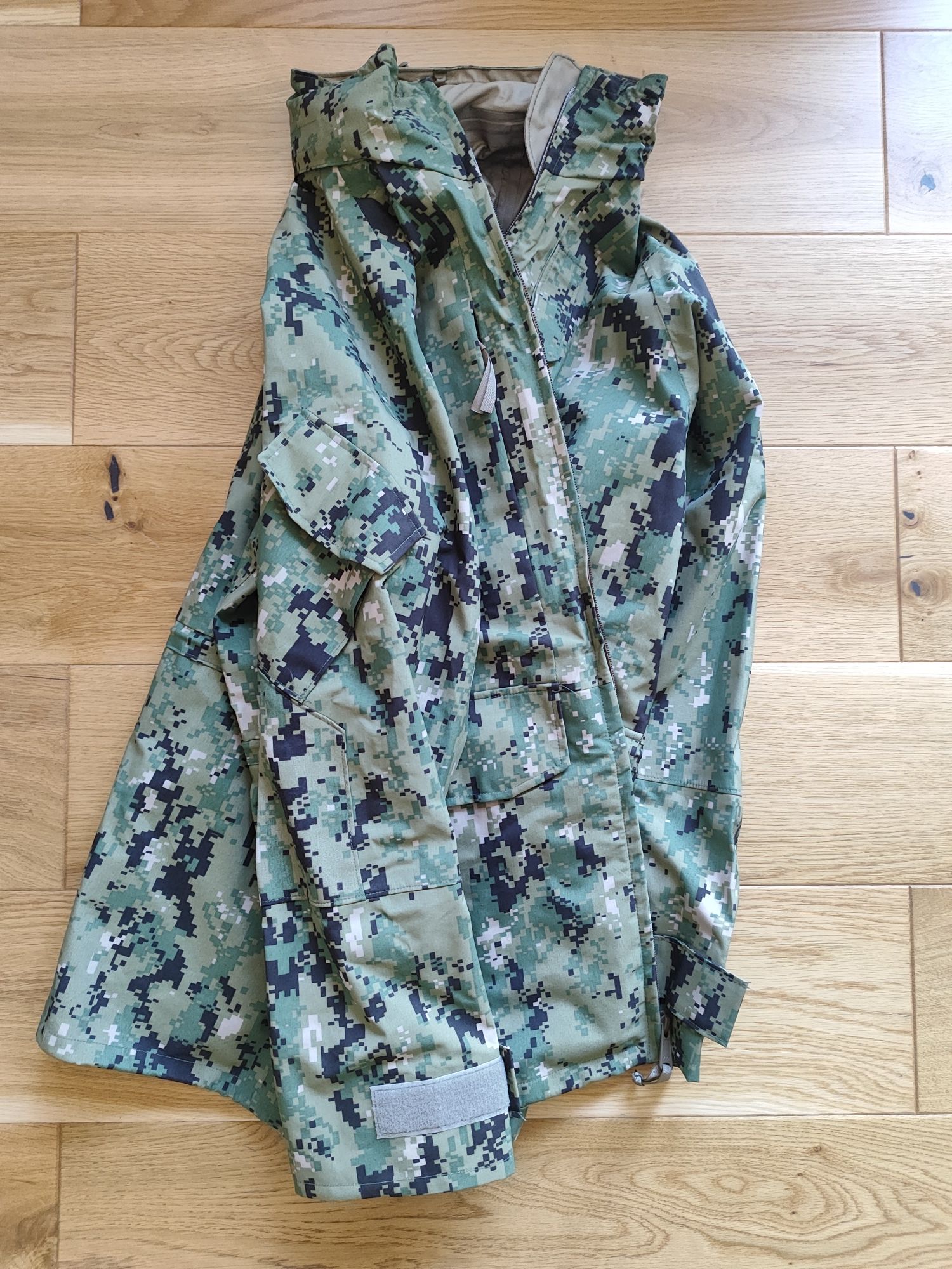 Kurtka nwu aor2 Gore tex medium long US Army US Navy
