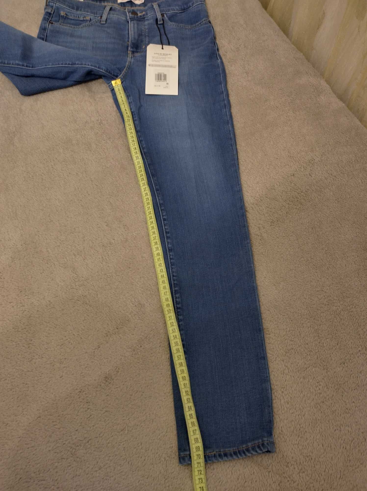 Нові звужені жіночі джинси 311 Premium Levi's розмір 28*28