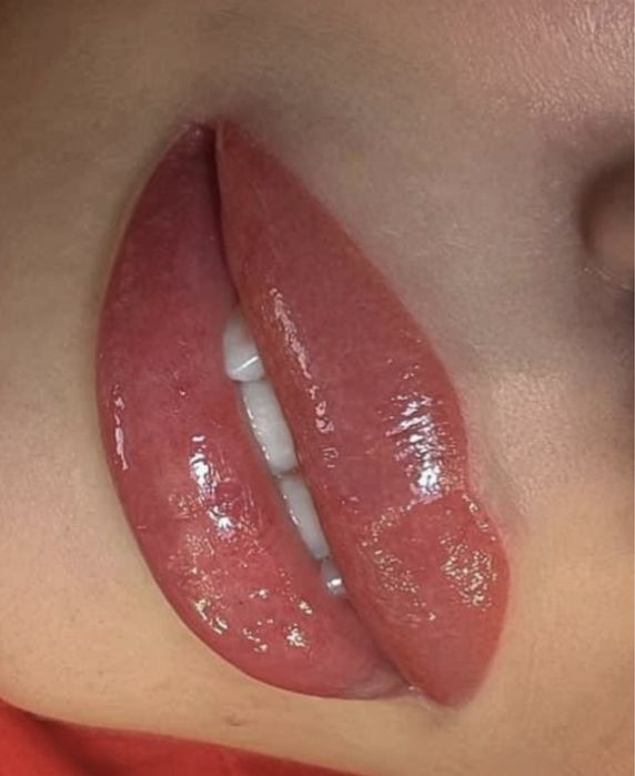 Makijaż permanentny brwi ,usta