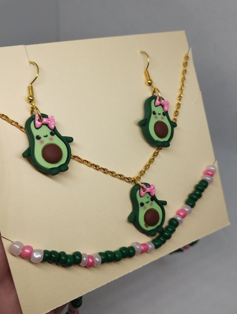Zestaw biżuterii kolczyki plus łańcuszek awokado zielone aesthetic pes