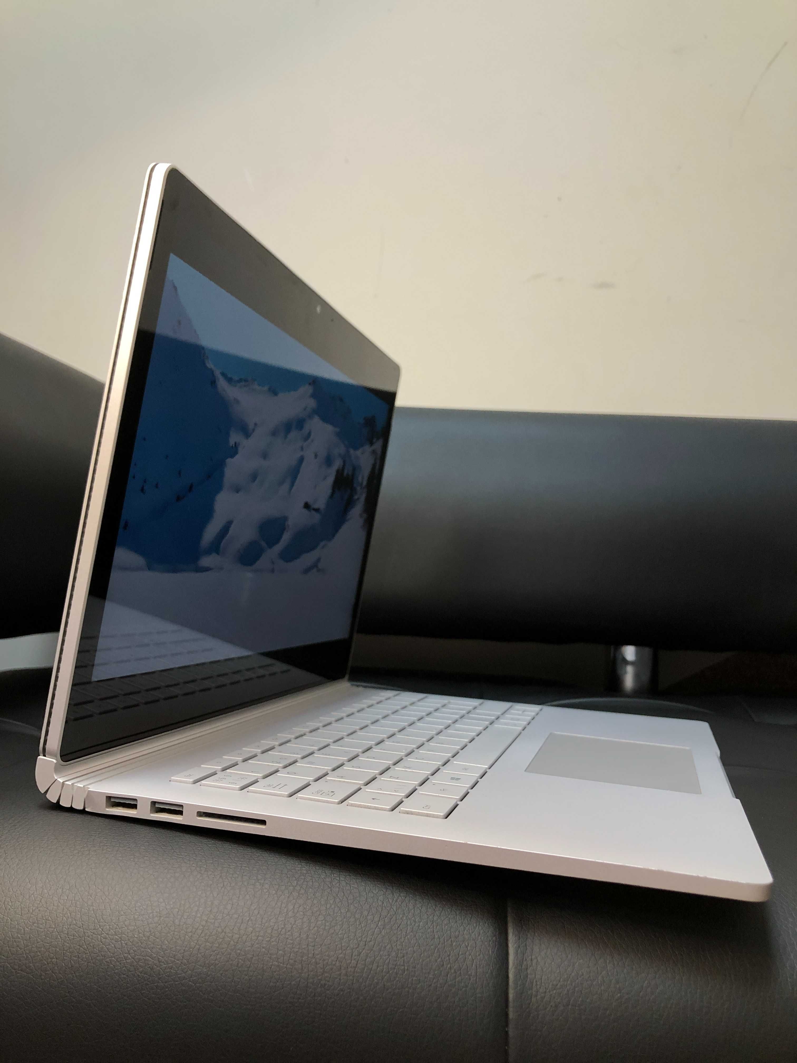 Ноутбук Microsoft Surface Book 2/13.5"3К/i5-7/8GB/256GB/ГАРАНТІЯ